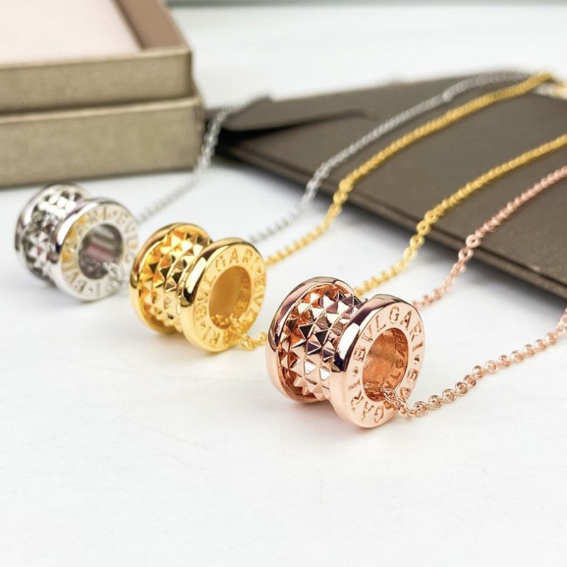 Bv1g*ai necklaces